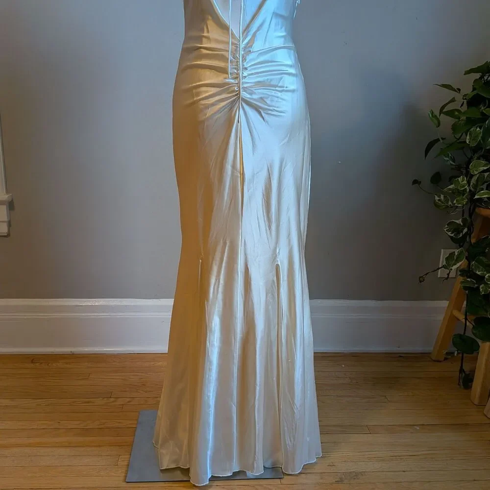 NWT Roberta White Gown Slinky Prom Dress Maxi Formal Bejeweled Size 5/6 - Picture 13 of 16